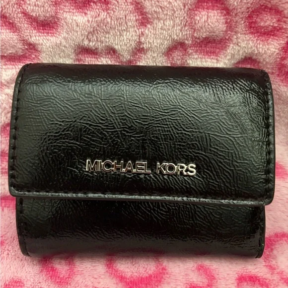 Michael Kors Jet Set Black Patent Compact Trifold Wallet - Picture 1 of 7